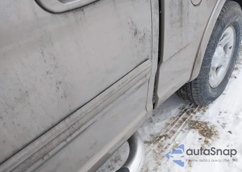 2001 Ford F-150 Harley-Davidson Edition/King Ranch Edition/Lariat/Xlt from USA, damaged, VIN 1FTRW07L81KC53689